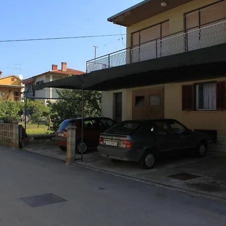 Apartment With A Parking Space - 7066 Umag