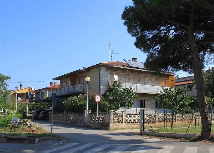 With A Parking Space - 7066 Umag