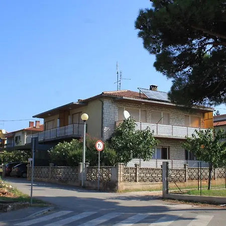 With A Parking Space - 7066 Umag