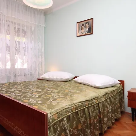 Apartman With A Parking Space - 7066 Umag